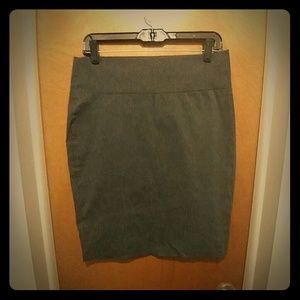 Grey stretch pencil skirt