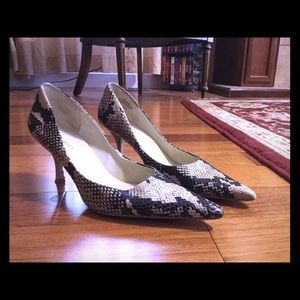 Nine West Nuncio snakeskin pumps 8.5