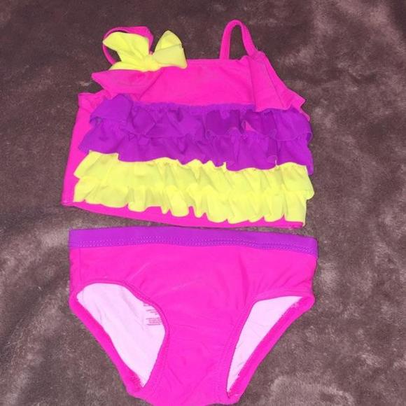 Two piece swimsuit - Picture 1 of 3