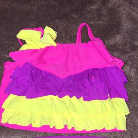 Two piece swimsuit - Picture 3 of 3