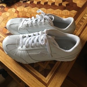 Skechers white tennis shoes