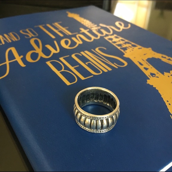 Jewelry - Vintage 925 Genuine Sterling Silver Ring