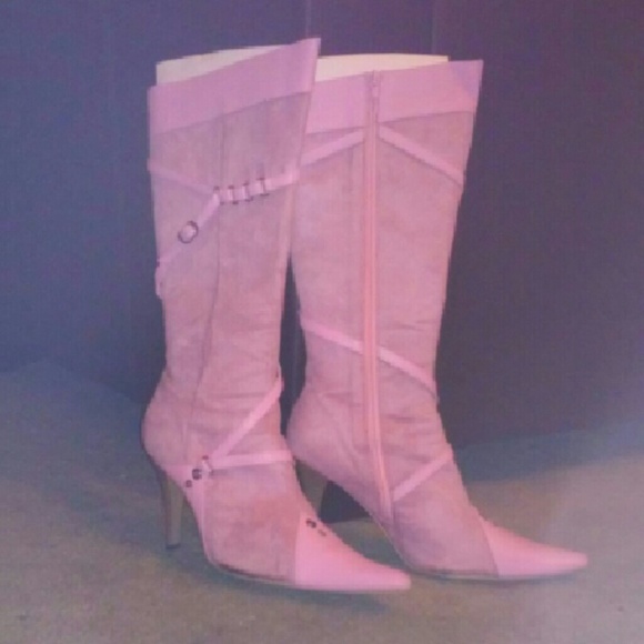 PINK BOOTS!