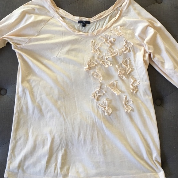 Flower pop out tee