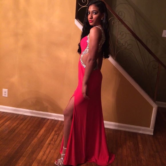 Dresses & Skirts - Red prom dress with slit