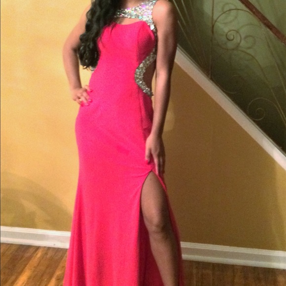 Red prom dress with slit - Picture 3 of 4