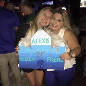 Meet your Posher, Alexis