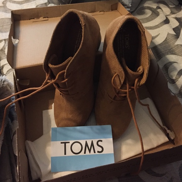 Almost new toms booties!