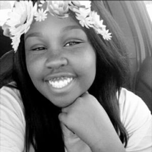 Meet your Posher, Chrissy