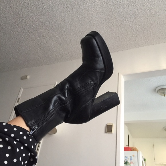 Steve Madden platform boots