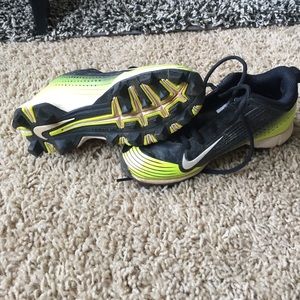 Boys baseball cleats