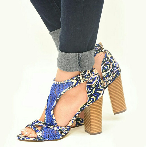 🎉HP🎉IKAT Lace Accent Chunky Heels
