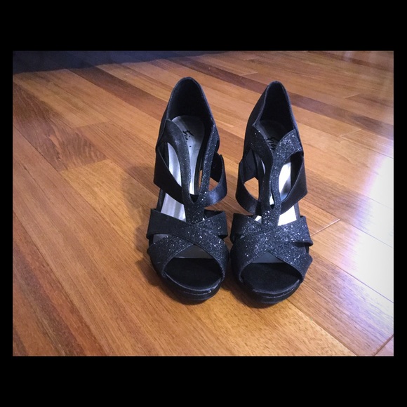Platform sandals with glitter and satin
