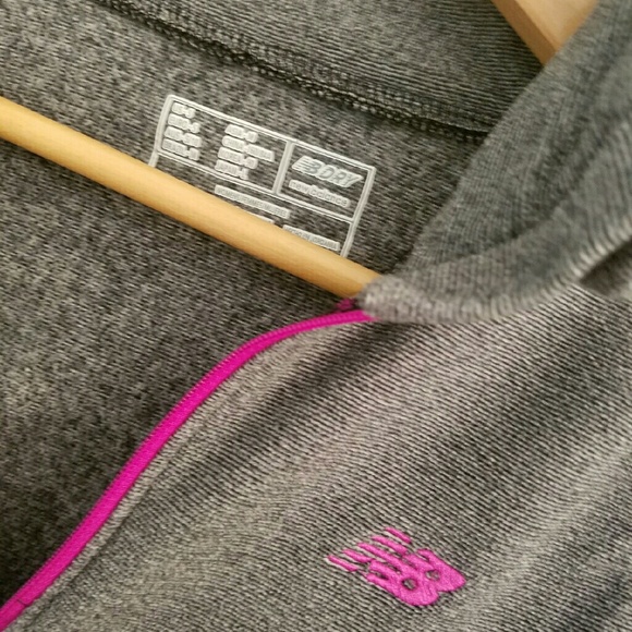 New Balance lightweight pullover - Picture 2 of 3