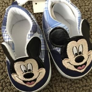 Mickey Mouse Shoes Disney size 3-6 months