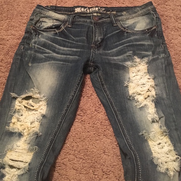 Distressed denim - Picture 2 of 4