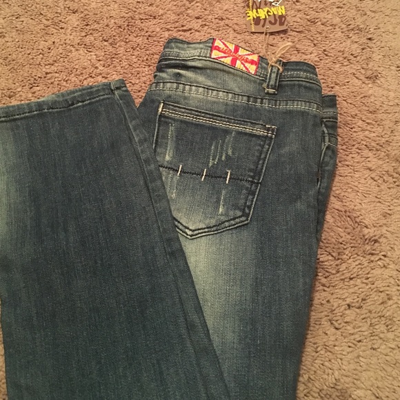 Distressed denim - Picture 3 of 4