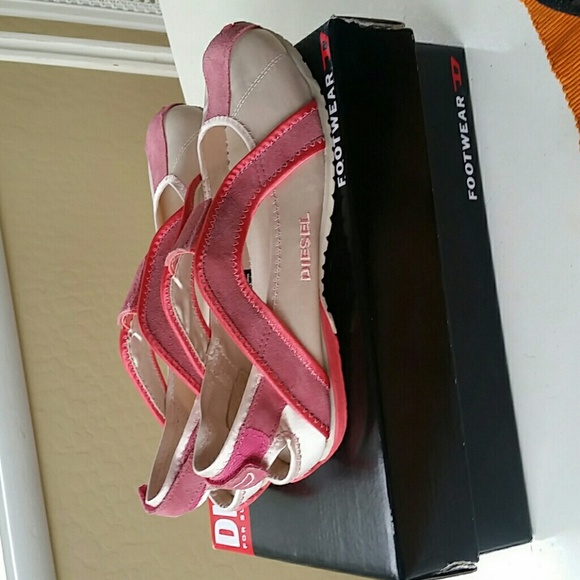 Satin and suede strappy ballet flat