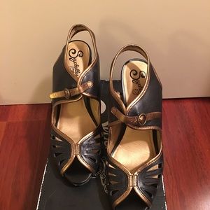 Seychelles Block heel "Lauren" gold/black size 10