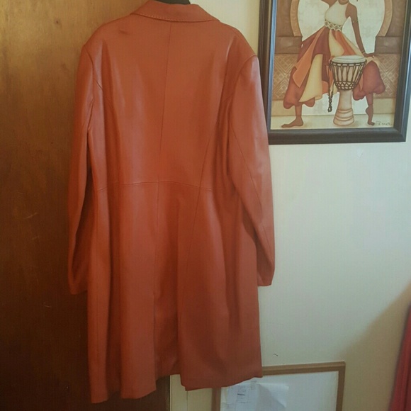 Leather coat - Picture 3 of 3