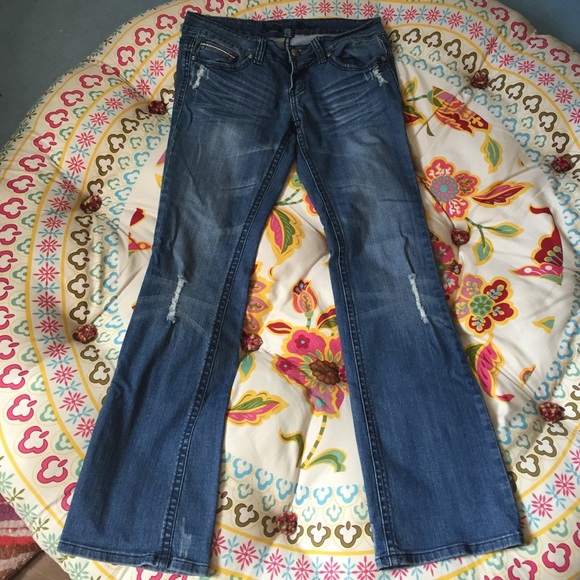 Antique Rivet Distressed Bootcut Jeans 29