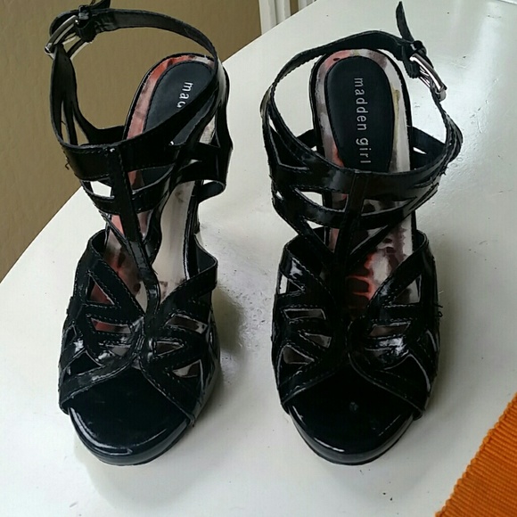 Black patent strappy heel