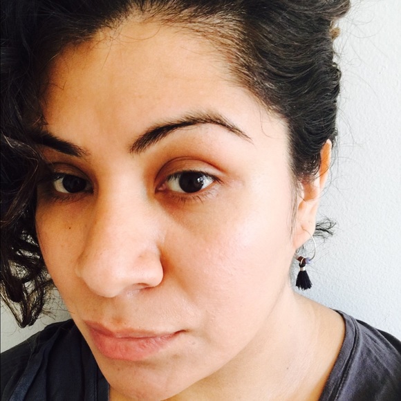 🌷3x$18 - Tiny Blue Tassel Earrings - Picture 3 of 3