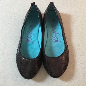 Blowfish black sequin flats, like new. Size 7.