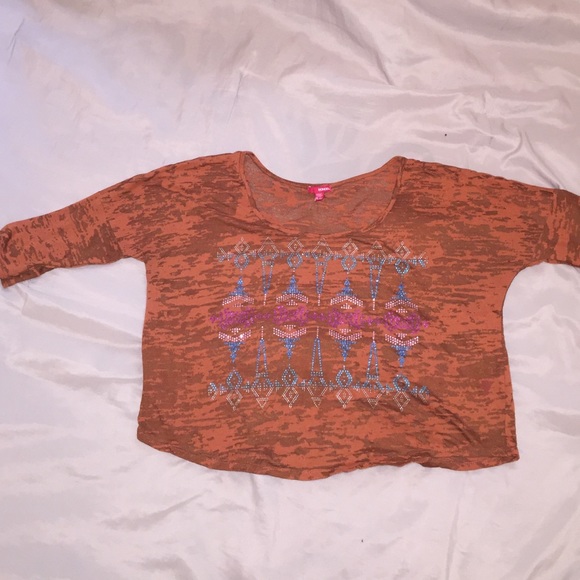 Half sleeve tribal top