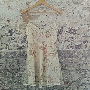 •. s i l k • c h e m i s e .•