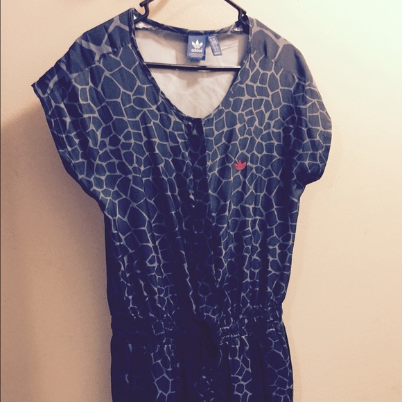 Adidas romper