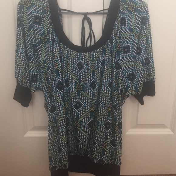 Blue pattern top - Picture 3 of 3