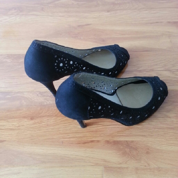 Colin Stuart heels - Picture 3 of 4
