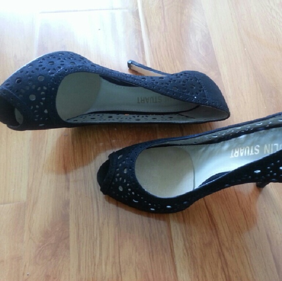 Colin Stuart heels - Picture 2 of 4