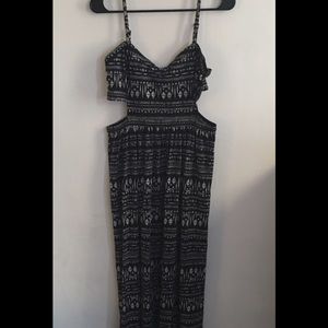Black & White Tribal Print Maxi Dress