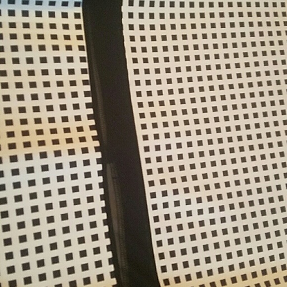 Cleaning up my closet - Picture 4 of 4