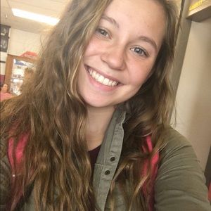 Meet your Posher, Abigail