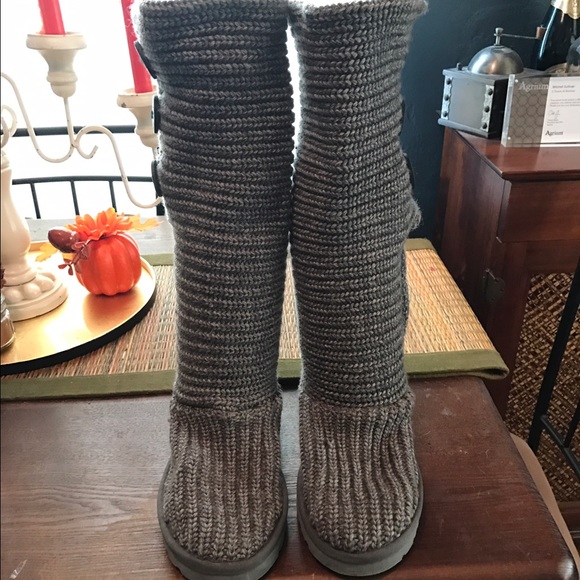 UGG Cardi Boots - Picture 4 of 4