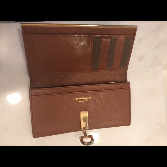 Ferragamo wallet - Picture 3 of 4