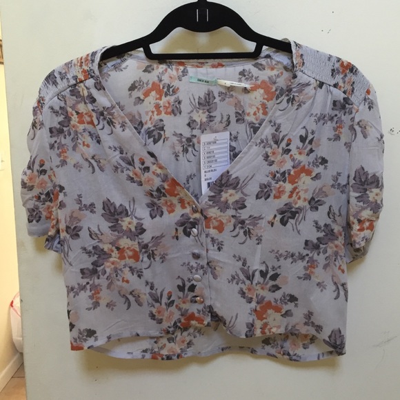 Lowcut button up crop top - Picture 1 of 5