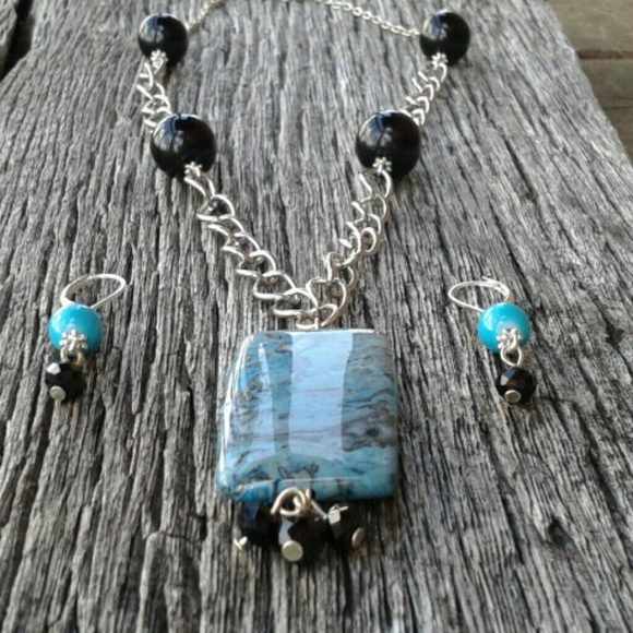 Necklace and earring set - Picture 2 of 4