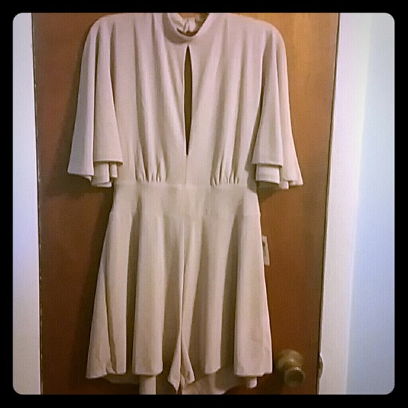 Beige colored romper - Picture 1 of 3