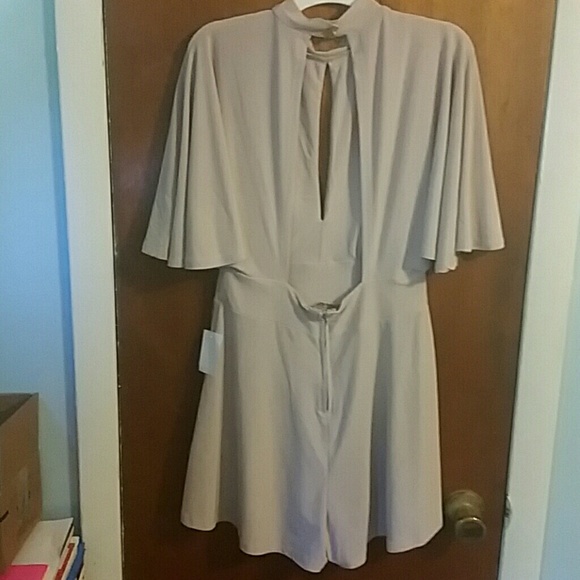 Beige colored romper - Picture 2 of 3