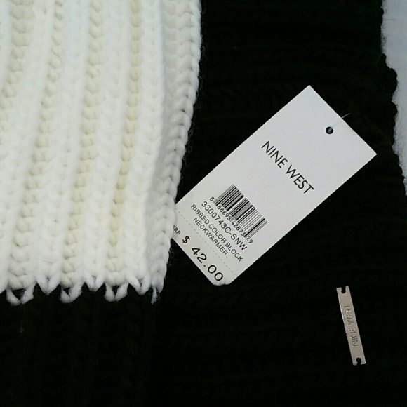 Nine West infinity scarf NWT - Picture 3 of 4