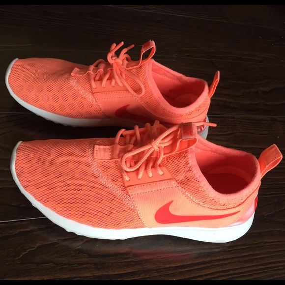 Womens NIKE