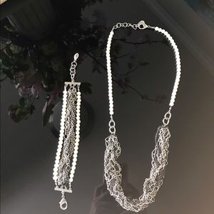 Necklace & Bracelet Set!