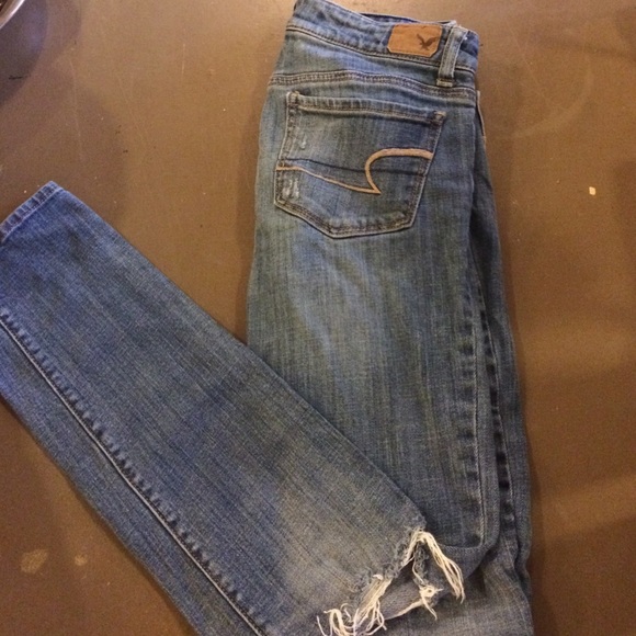American eagle distressed jeans