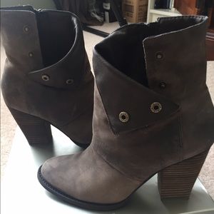 Vintage brown Aldo booties.