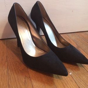 Black BCBG pumps