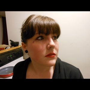 Meet your Posher, Holly